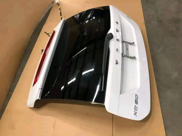 2010 - 2011 volvo xc60 rear tailgate - Image 3