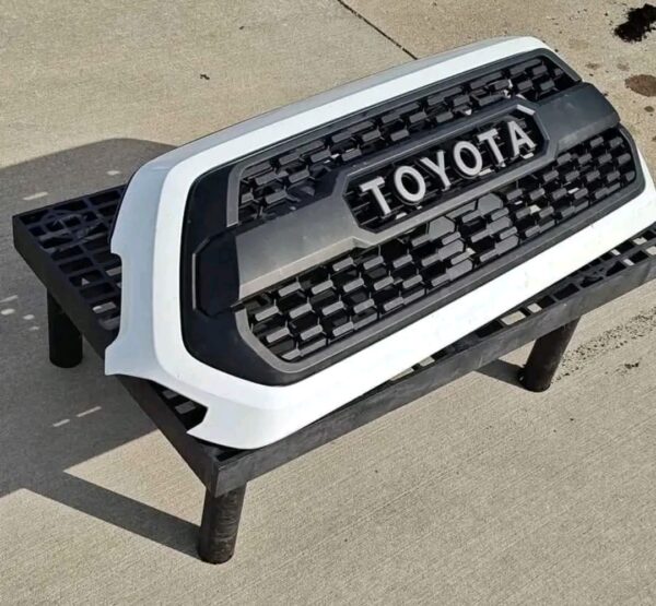 16-23 Toyota TRD PRO Tacoma Grill assembly - Image 4