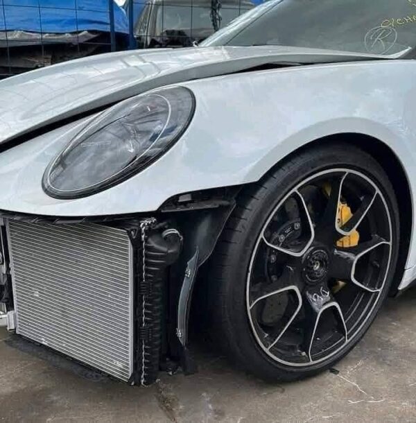 GARBAGE PORSCHE 911 - Image 2