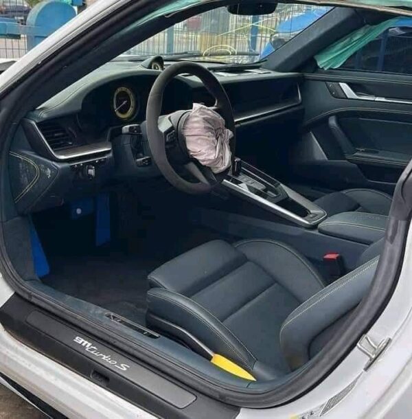 GARBAGE PORSCHE 911 - Image 4
