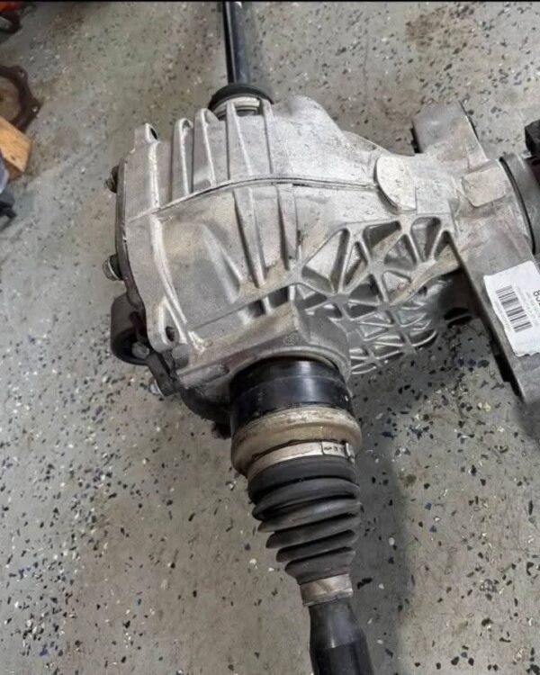 2010-2015 Camaro rear diff. It has 3.91 gears in it and brand new axles seals.  - Image 2