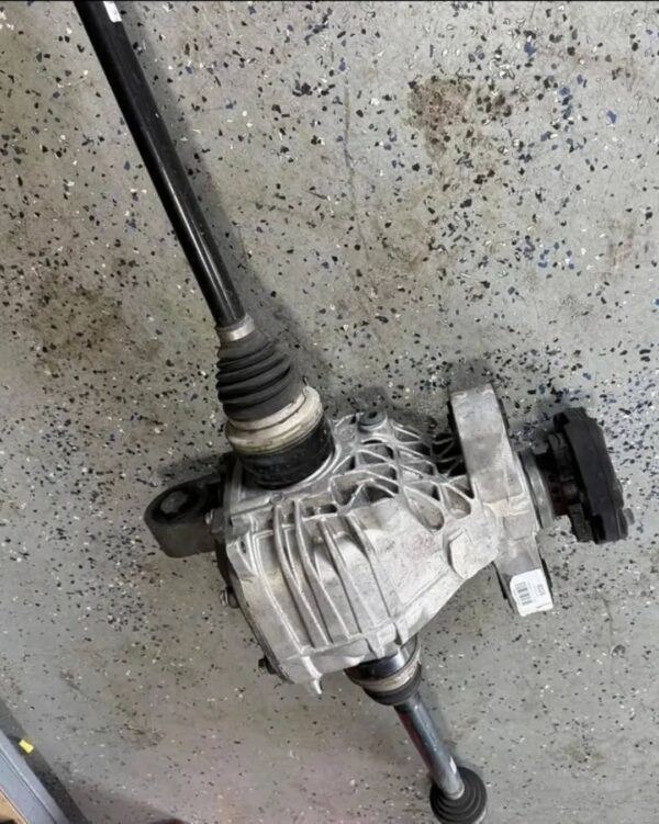 2010-2015 Camaro rear diff. It has 3.91 gears in it and brand new axles seals.  - Image 3